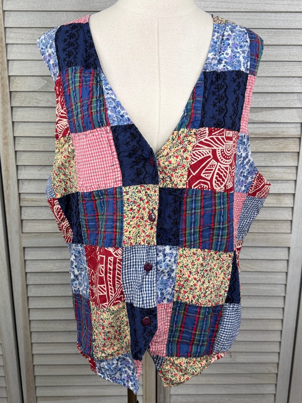 VICTORIA JONES (Woman) Vintage 90's-Y2K Cottagecore Boho Patchwork Vest-18W